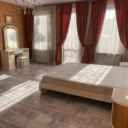 Valencia Hotel Odessa Exteriör bild