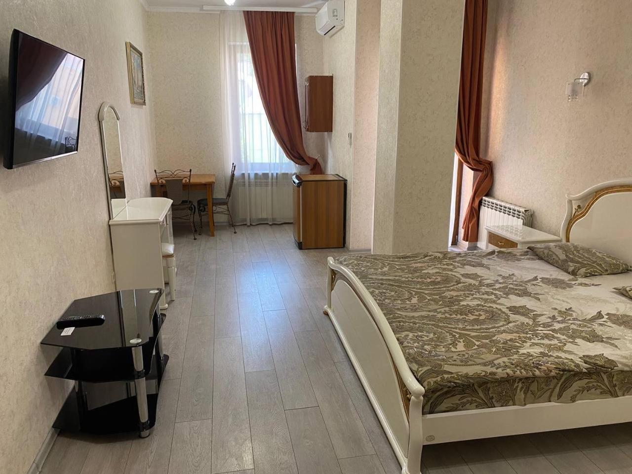 Valencia Hotel Odessa Exteriör bild